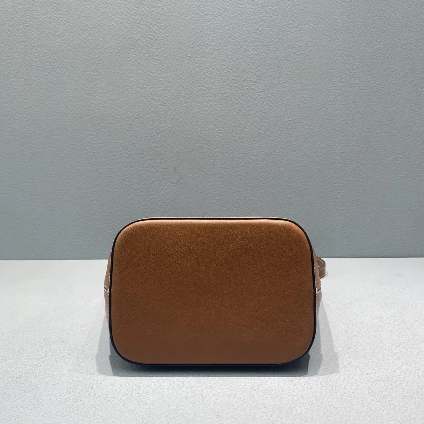 Celine Oval Bag Cuir Triomphe Brown / .04LU