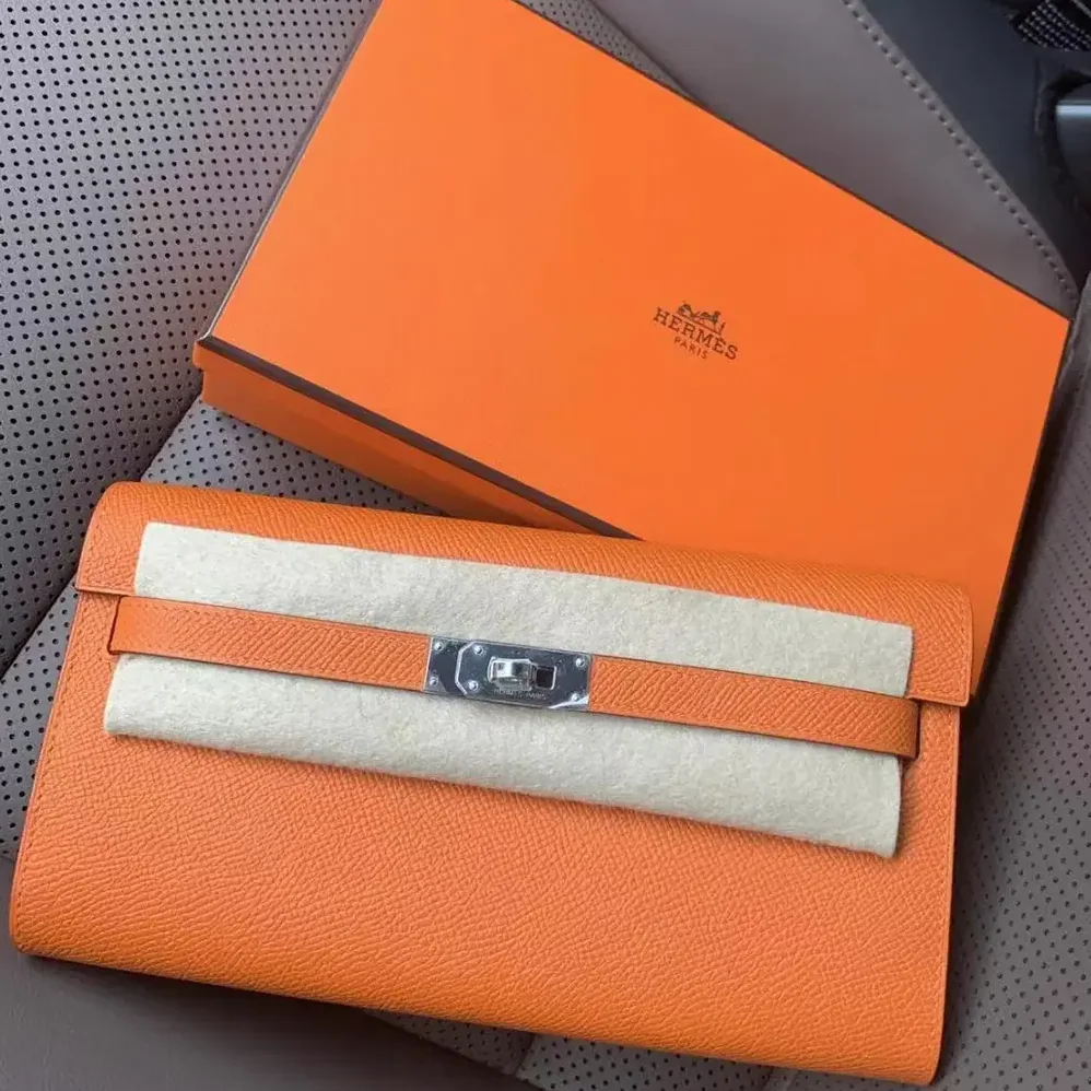 Hermes Kelly To Go in Epsom Leather for Women in Orange Hermes Kelly To Go in Epsom Leather for Women in Orange