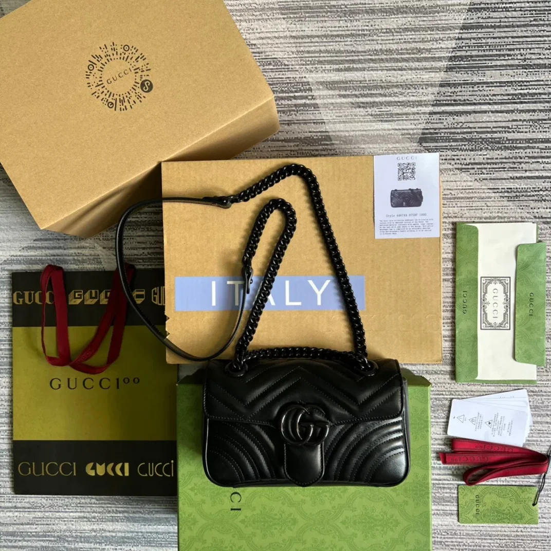 Gucci Marmont Matelassé Mini Bag White / GG
