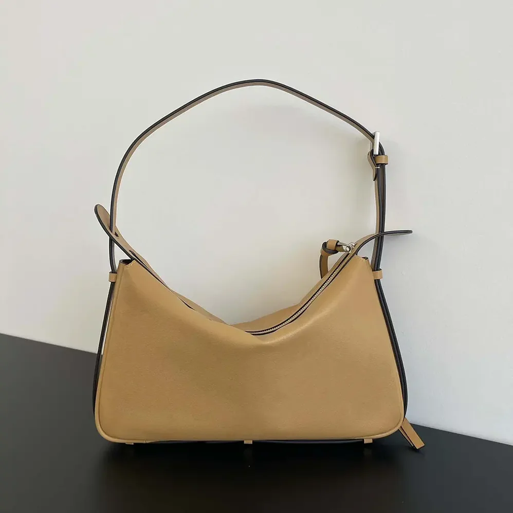 Fendi Simply Fendi Medium Beige Leather Bag for Unisex
