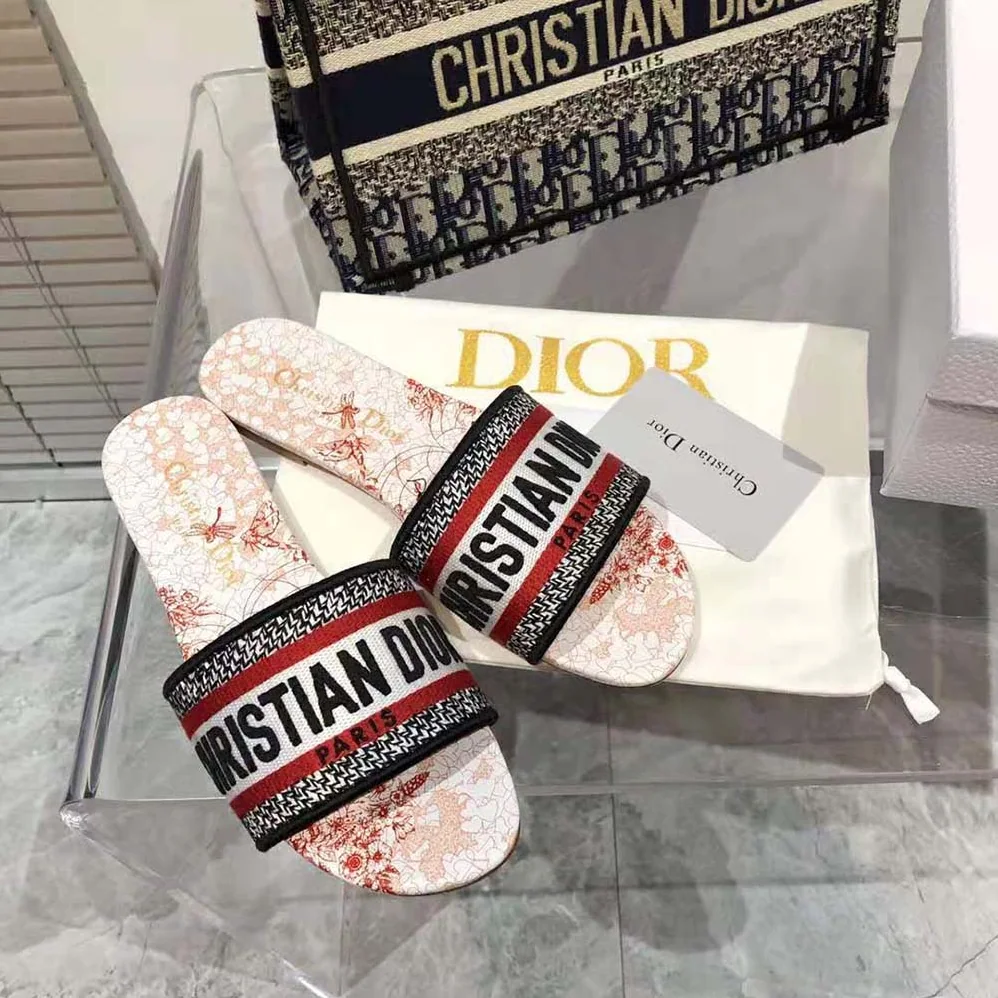 Dior Dway Dioramour Slide White and Red D-Royaume D Amour Embroidered Cotton for Women Dior Dway Dioramour Slide White and Red D-Royaume D Amour Embroidered Cotton for Women