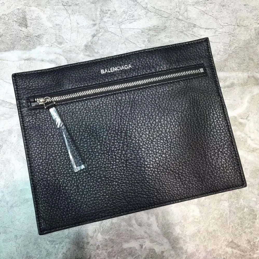 Balenciaga Everyday Tote XXS Calfskin Tote with Thin Handles for Women in Black Balenciaga Everyday Tote XXS Calfskin Tote with Thin Handles for Women in Black