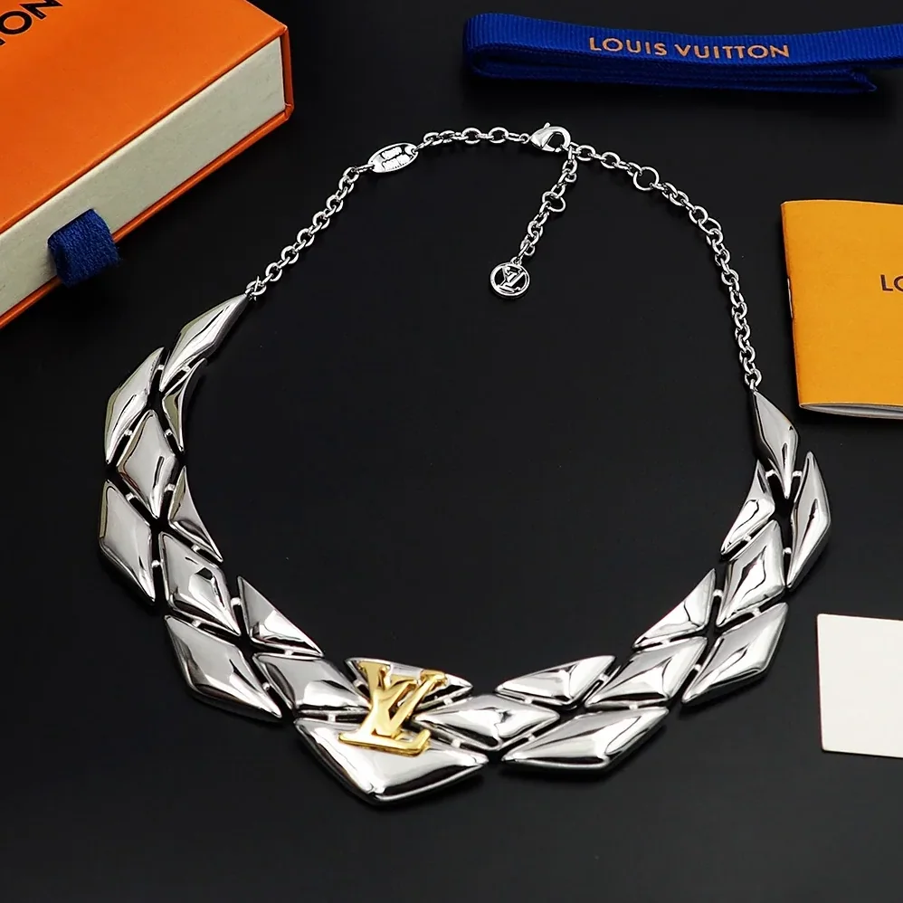 Louis Vuitton Donkey Necklace Silver Louis Vuitton Donkey Necklace Silver