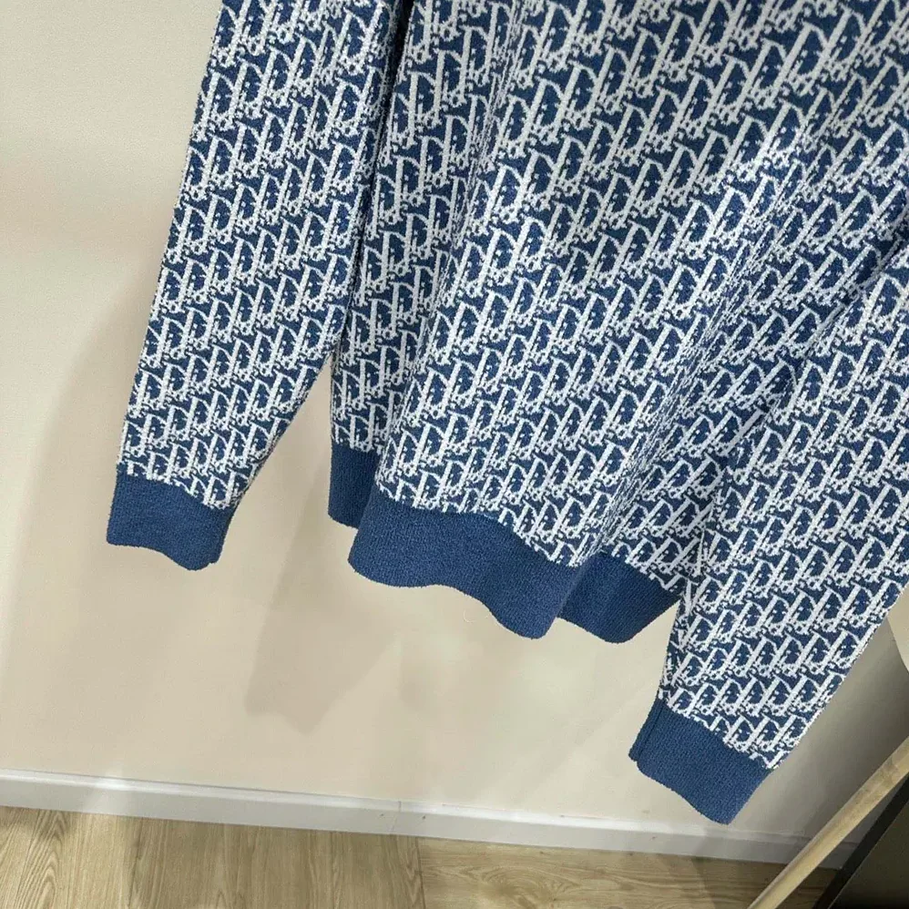 Dior Dioriviera Zipped Cardigan with Hood Blue Spongy Dior Oblique Cotton for Women in Blend Jacquard Dior Dioriviera Zipped Cardigan with Hood Blue Spongy Dior Oblique Cotton for Women in Blend Jacquard