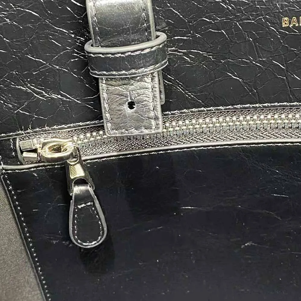 Balenciaga Barbes Medium East-West Shopper Bag in Black for Women Balenciaga Barbes Medium East-West Shopper Bag in Black for Women