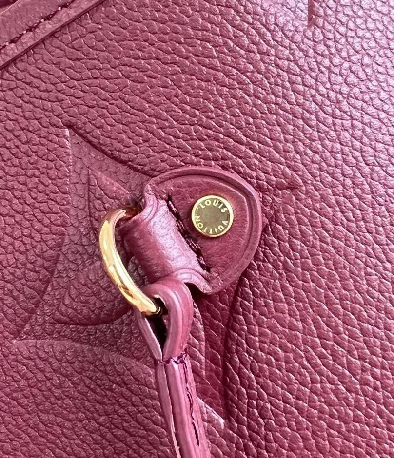 Louis Vuitton Neverfull MM Tote Bag in Wine Gold Hardware