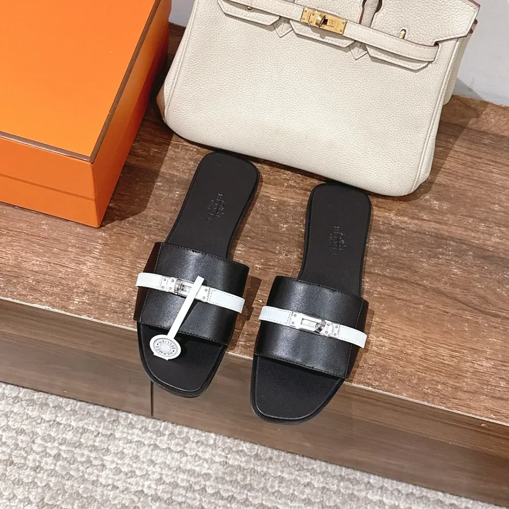 Hermes Giulia sandal for Unisex in Black/White