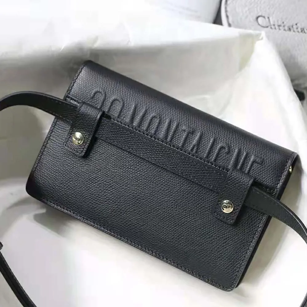 Dior 30 Montaigne 2-in-1 Pouch Stone Grained Calfskin for Women in Black Dior 30 Montaigne 2-in-1 Pouch Stone Grained Calfskin for Women in Black