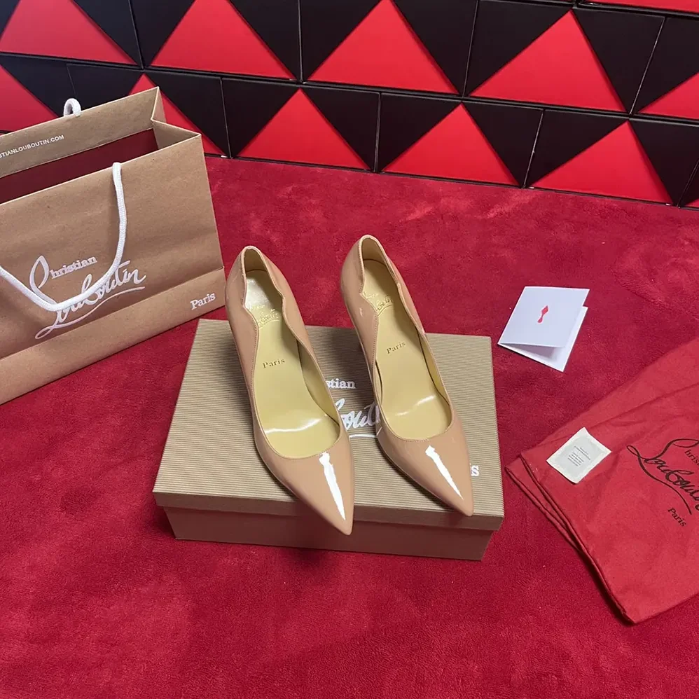 Christian Louboutin Hot Chick 100 mm Pumps Patent Calf Leather Beige for Women Christian Louboutin Hot Chick 100 mm Pumps Patent Calf Leather Beige for Women