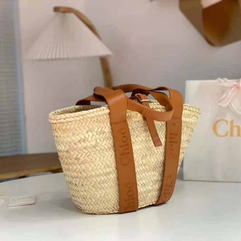 Chloe Sense Medium Basket for Women in Brown Chloe Sense Medium Basket for Women in Brown