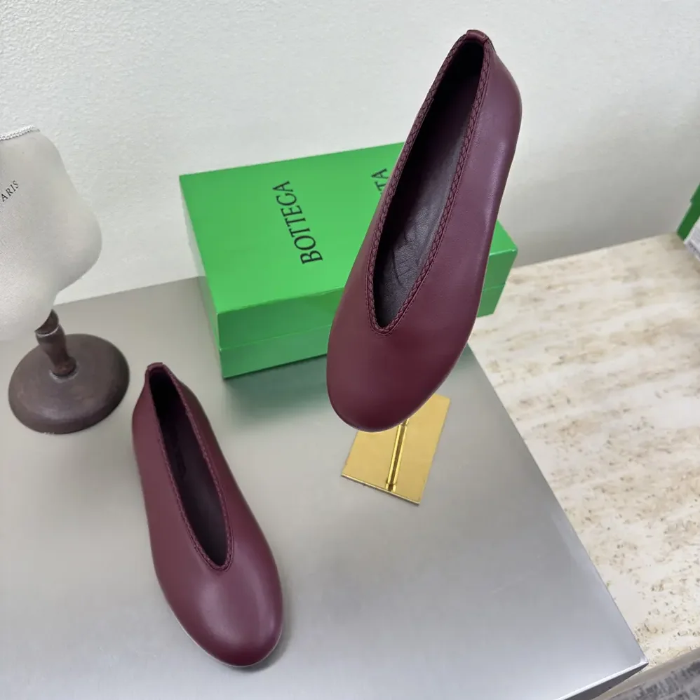Bottega Veneta Rosa Ballerina for Women in Dark Apple Candy Bottega Veneta Rosa Ballerina for Women in Dark Apple Candy