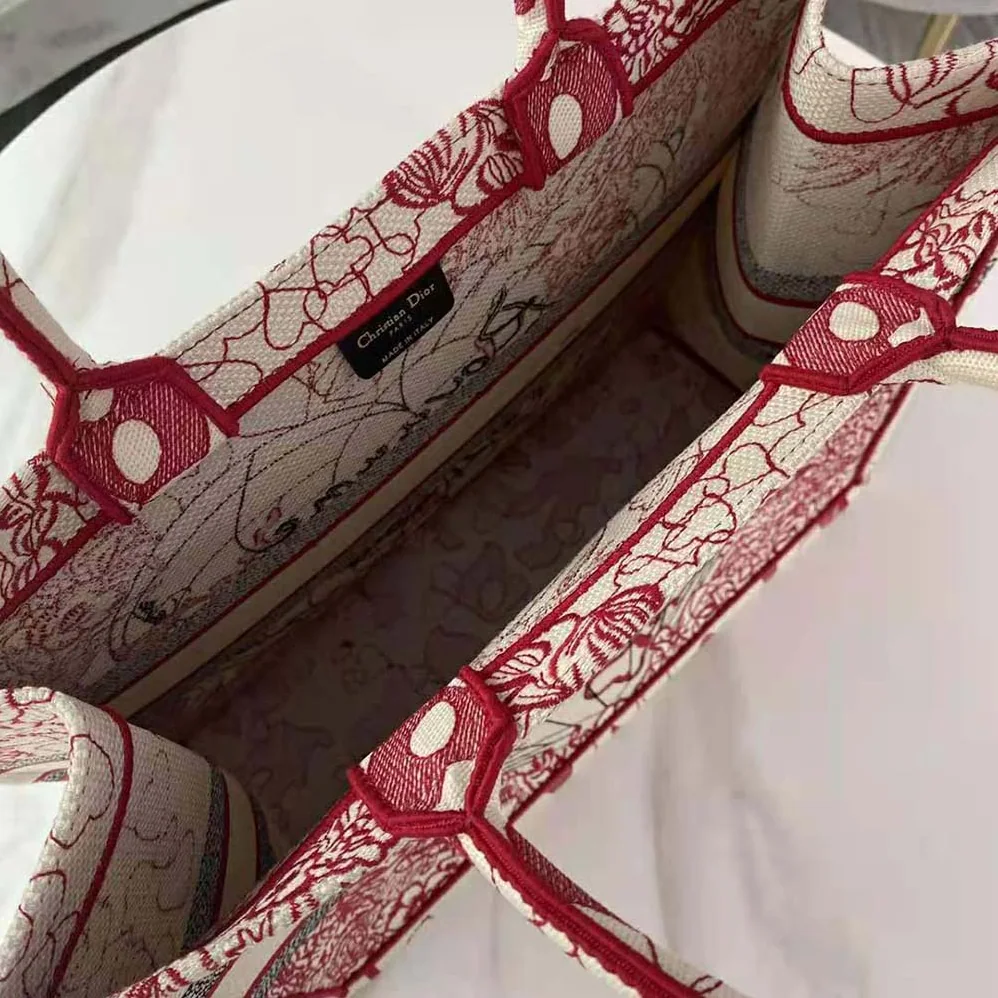 Dior Dioramour Dior Book Tote Red and White D for Women in Royaume D Amour Embroidery Dior Dioramour Dior Book Tote Red and White D for Women in Royaume D Amour Embroidery