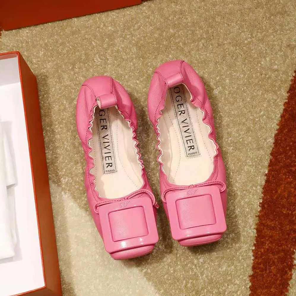 Roger Vivier Viv' Pockette Lacquered Buckle Ballerinas in Nappa for Women in Pink Roger Vivier Viv' Pockette Lacquered Buckle Ballerinas in Nappa for Women in Pink