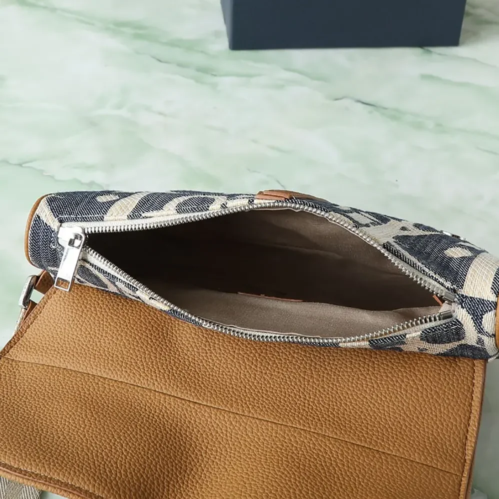 Dior Saddle Bag Blue and Beige Raffia for Men in Effect Dior Oblique Denim