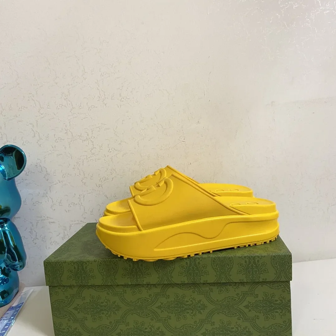 Gucci Interlocking G Slide Sandal Yellow Gucci Interlocking G Slide Sandal Yellow