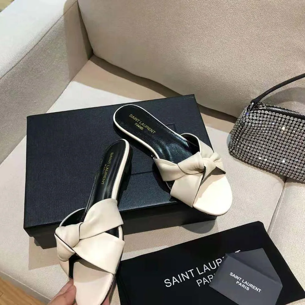 Saint Laurent YSL Bianca Flat Mules in Smooth Leather for Women in White Saint Laurent YSL Bianca Flat Mules in Smooth Leather for Women in White