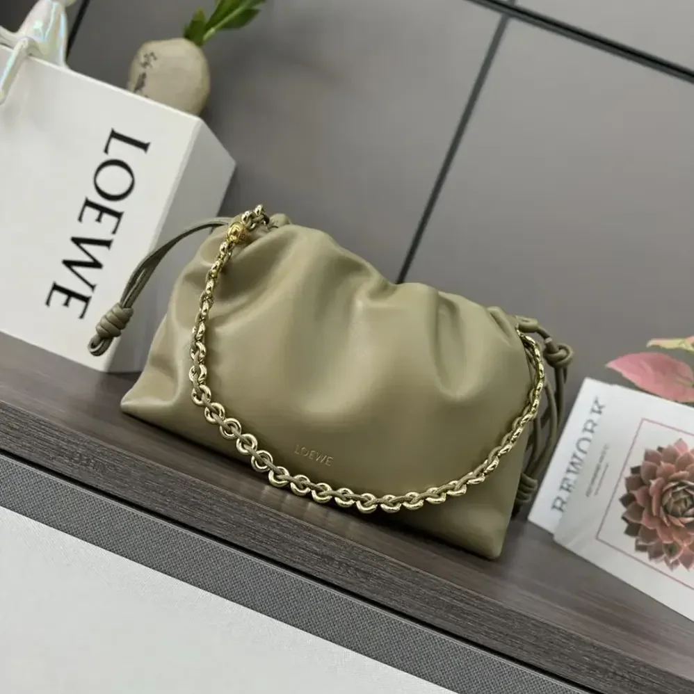 Loewe Medium Flamenco Purse in Mellow Nappa Lambskin for Unisex in Eucalyptus Green Loewe Medium Flamenco Purse in Mellow Nappa Lambskin for Unisex in Eucalyptus Green