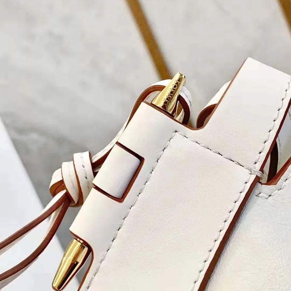 Loewe Horseshoe Bag in Nappa Calfskin for Women in White