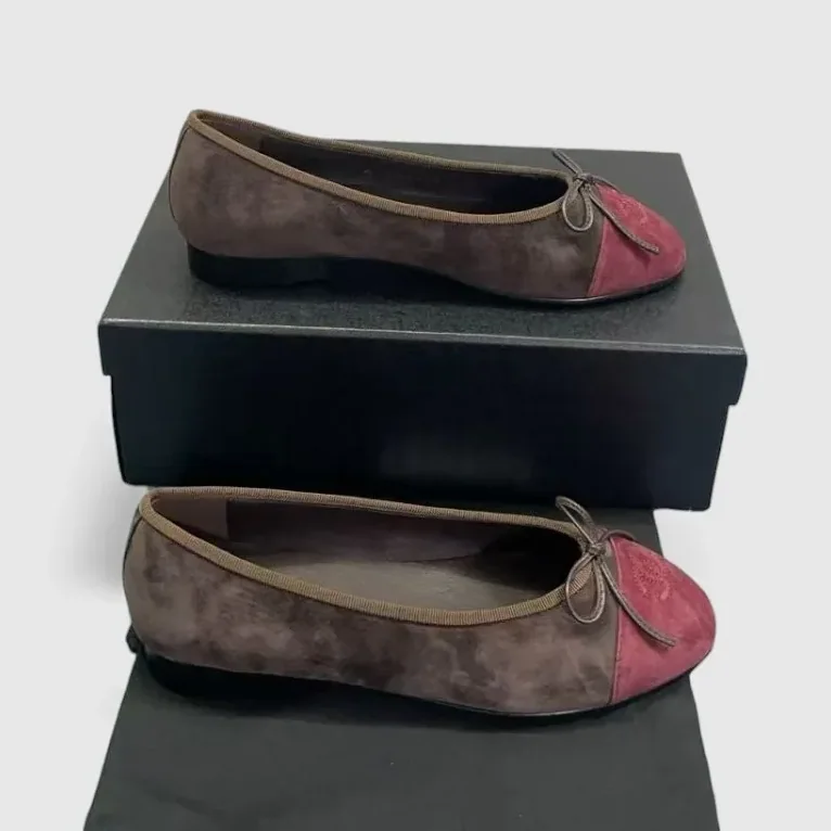 Chanel Ballet Flats Suede Dark Brown in Burgundy
