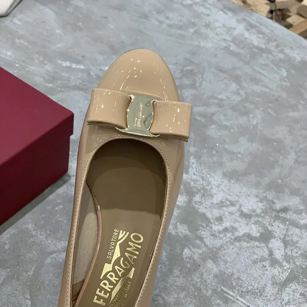Salvatore Ferragamo Vara Pump for Women in Sandy