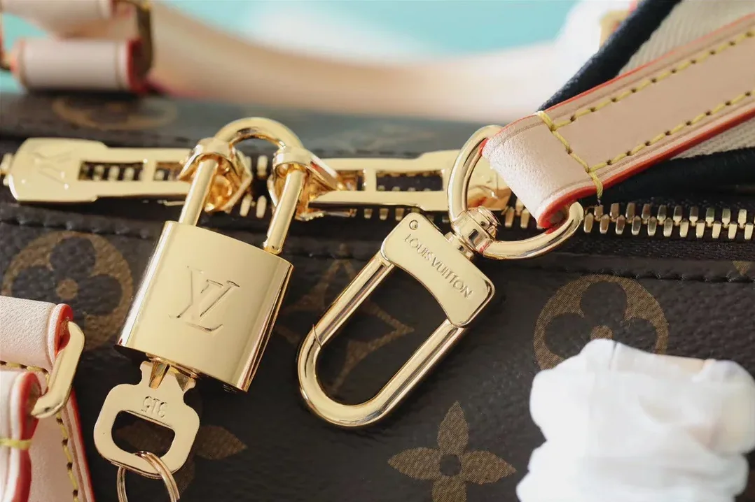 Louis Vuitton Speedy Bandouliere 20 Top Handle Bag / Black Monogram Canvas Gold Hardware