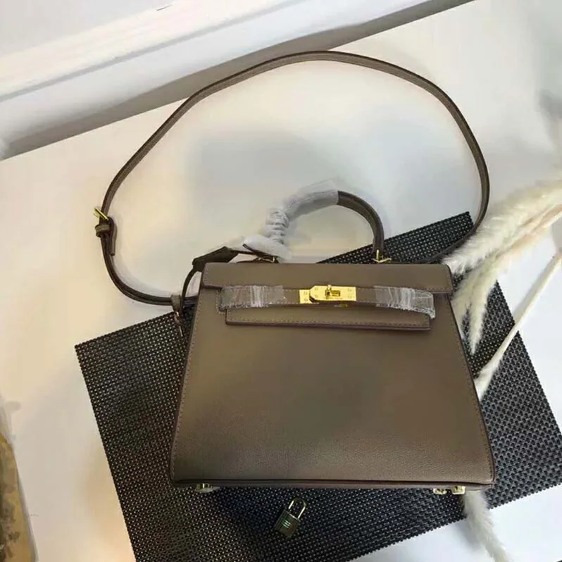 Hermes Kelly Sellier 32 Bag in Togo Leather in Grey