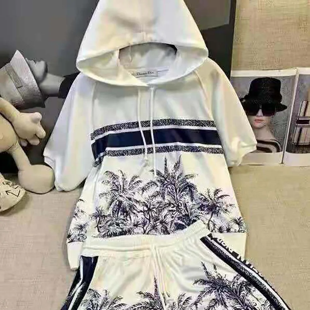 Dior Chez Moi Short for Women in Sleeved Hooded Sweatshirt Dior Chez Moi Short for Women in Sleeved Hooded Sweatshirt