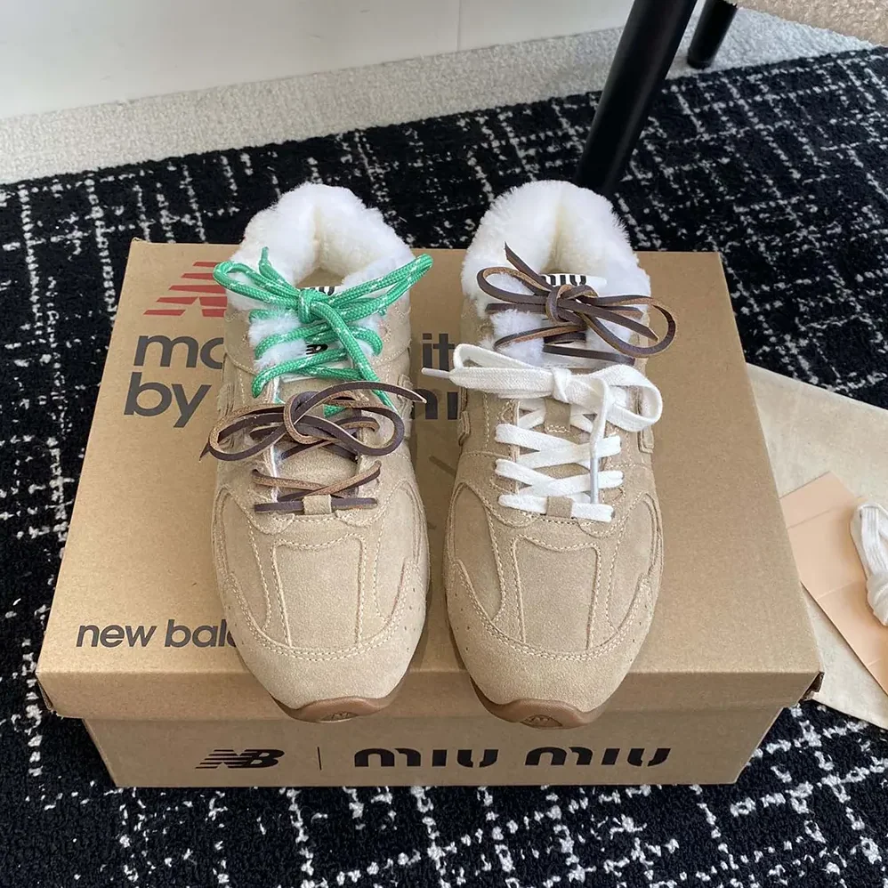 Miu Miu New Balance X Miu Miu 530 SL Bleached Leather Sneakers for Women Miu Miu New Balance X Miu Miu 530 SL Bleached Leather Sneakers for Women