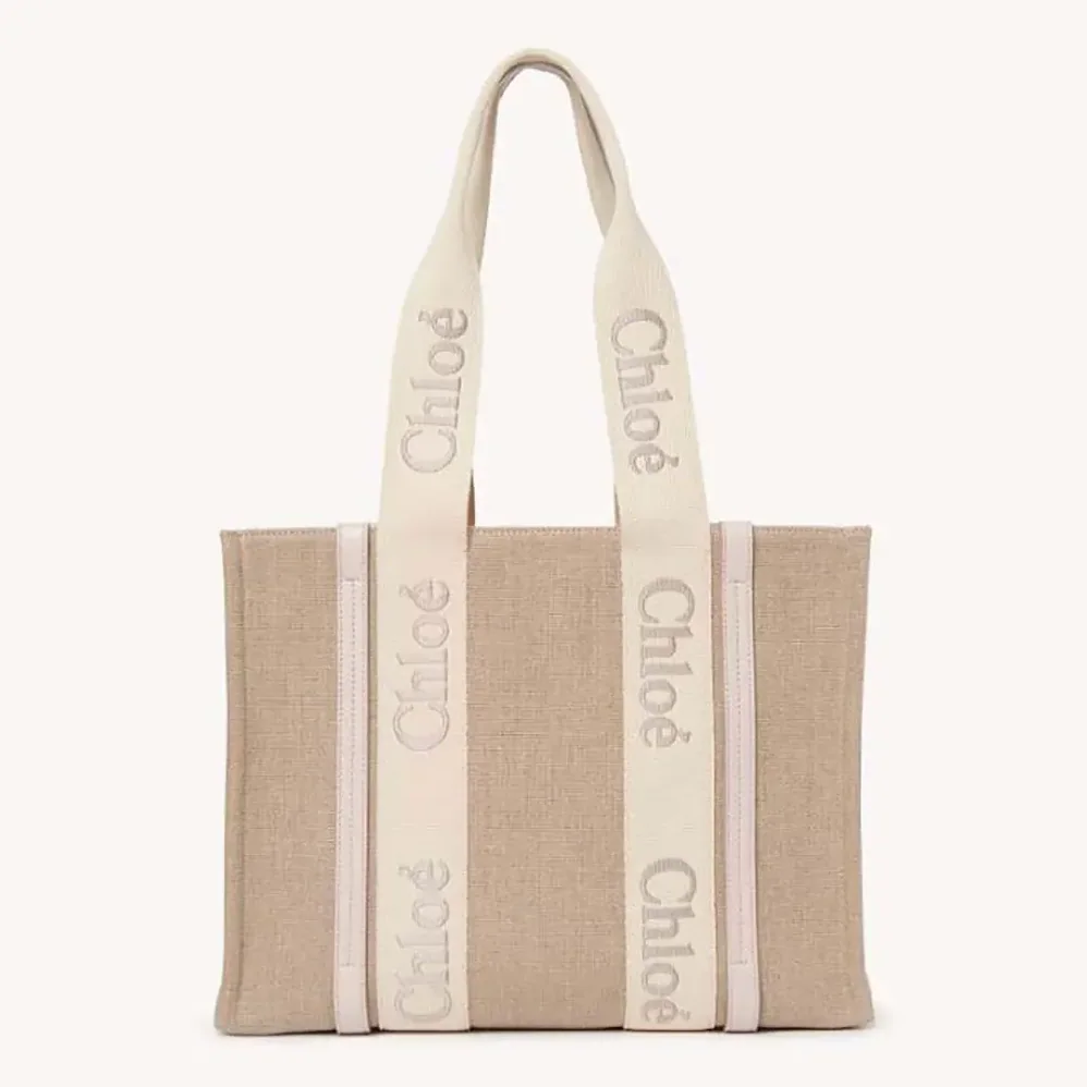 Chloe Woody Tote Bag in Linen for Women in Pink Chloe Woody Tote Bag in Linen for Women in Pink