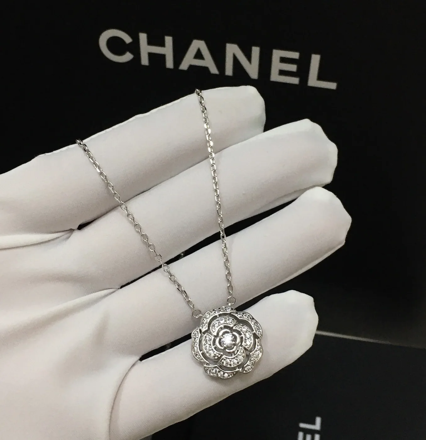 Chanel Bouton De Camélia Necklace Silver Tone