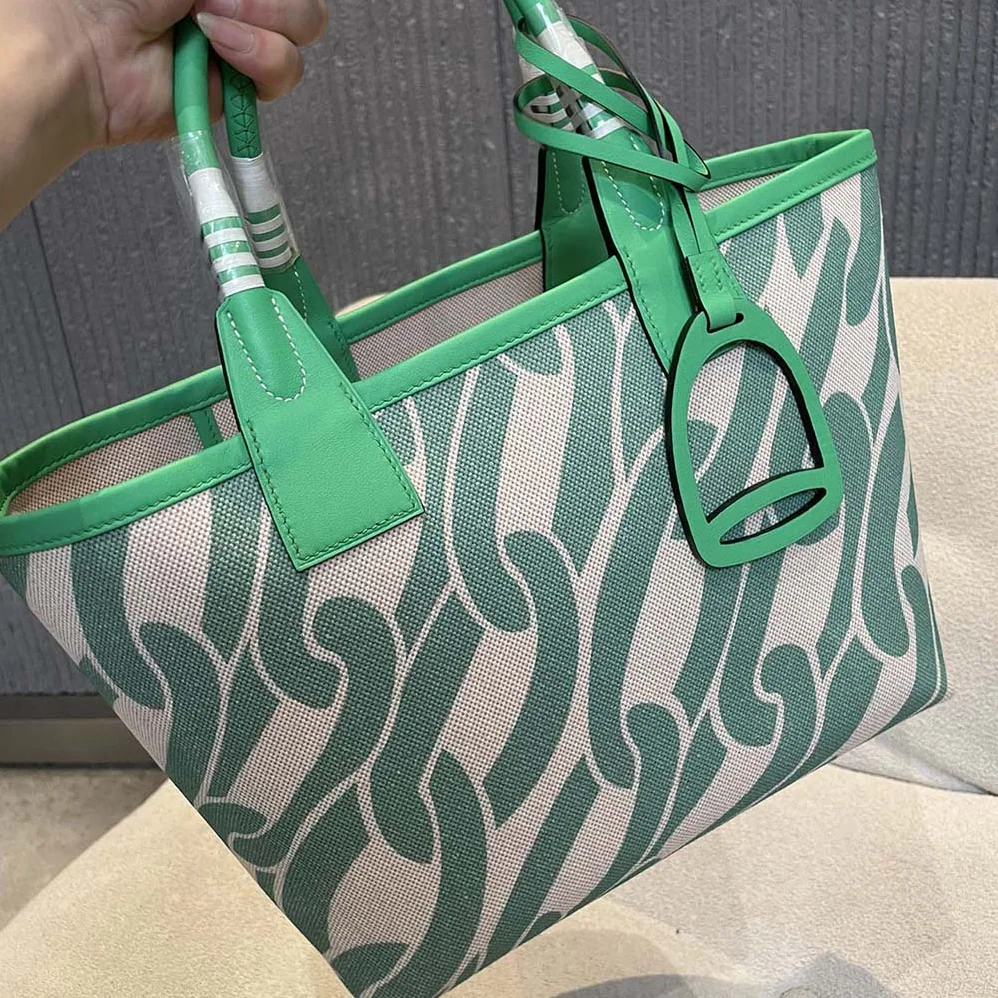 Hermes Steeple 25 Ecru Tote Bag for Unisex in Green Hermes Steeple 25 Ecru Tote Bag for Unisex in Green