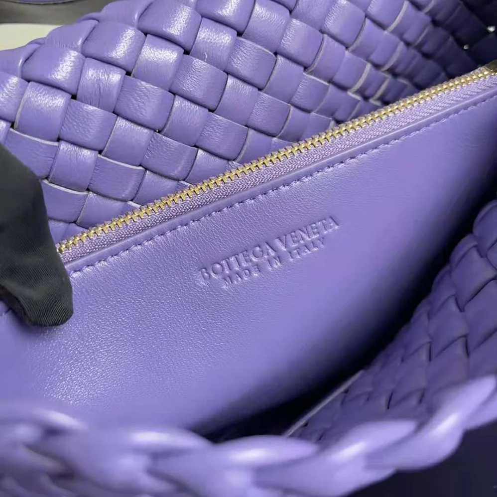 Bottega Veneta Cobble Shoulder Bag Small Padded Intreccio Leather for Women in Purple