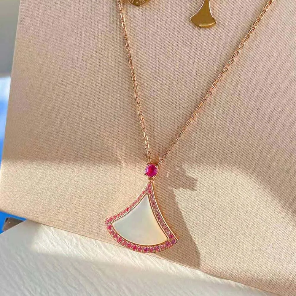 Bvlgari DIVAS' DREAM Necklace in 18 KT Rose Gold Set for Women in Pink