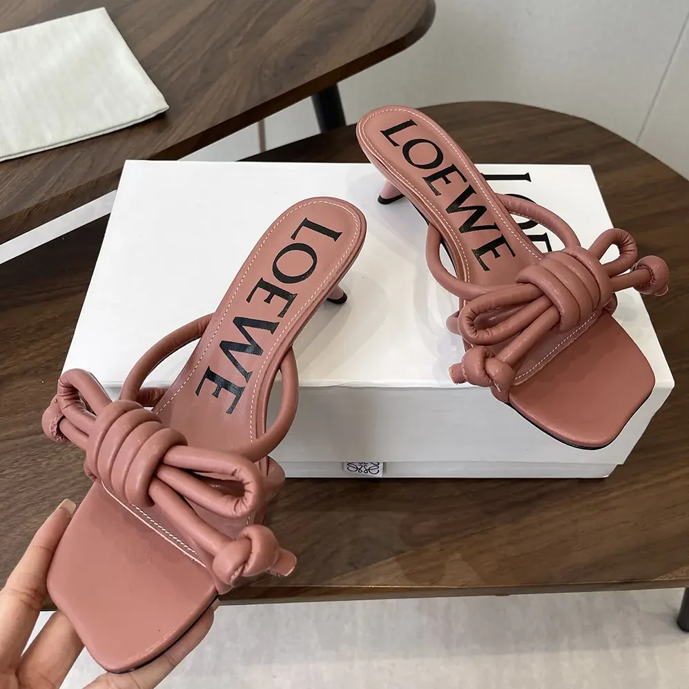 Loewe Flamenco Knot Sandal in Lambskin for Women in Pink Loewe Flamenco Knot Sandal in Lambskin for Women in Pink