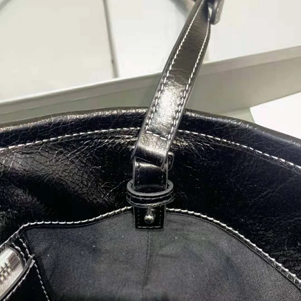 Balenciaga Barbes Small East-West Shopper Bag in Black for Women