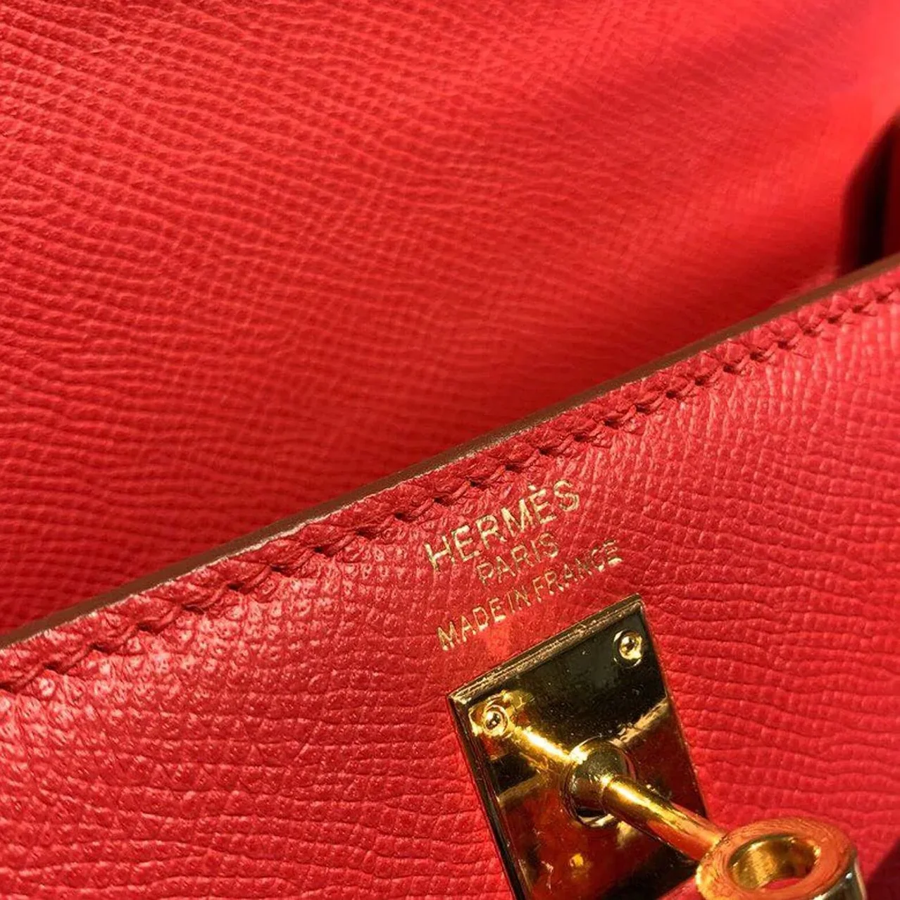 Hermes Kelly Tomate Gold Toned Hardware / Hermes Kelly Tomate Gold Toned Hardware /