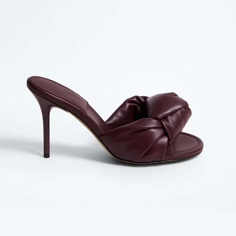 Bottega Veneta Cherry Mule in Supple Nappa Leather for Women in Deep Mahogany