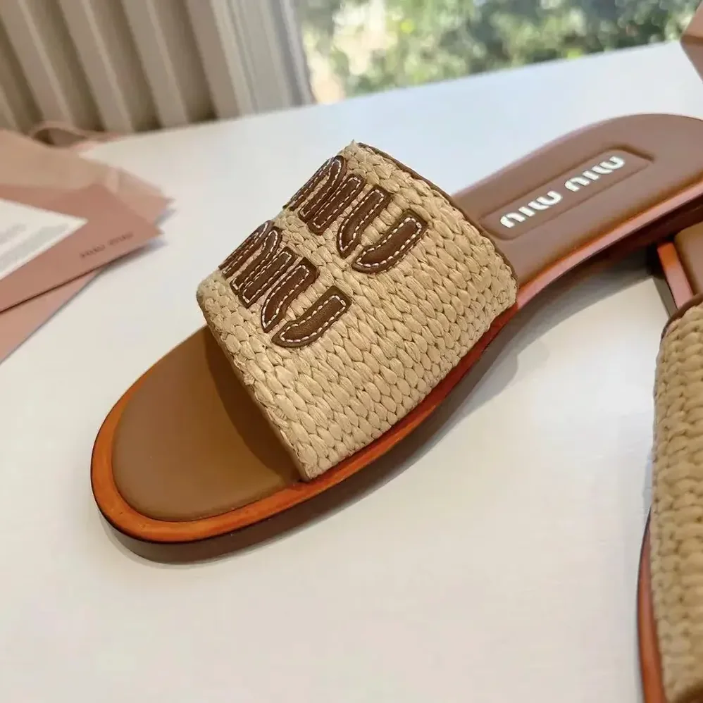 Miu Miu Raffia for Women in effect Woven Fabric Slides Miu Miu Raffia for Women in effect Woven Fabric Slides