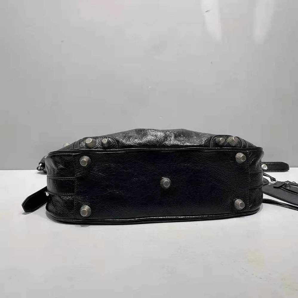 Balenciaga Le Cagole Medium Shoulder Bag in Black for Women