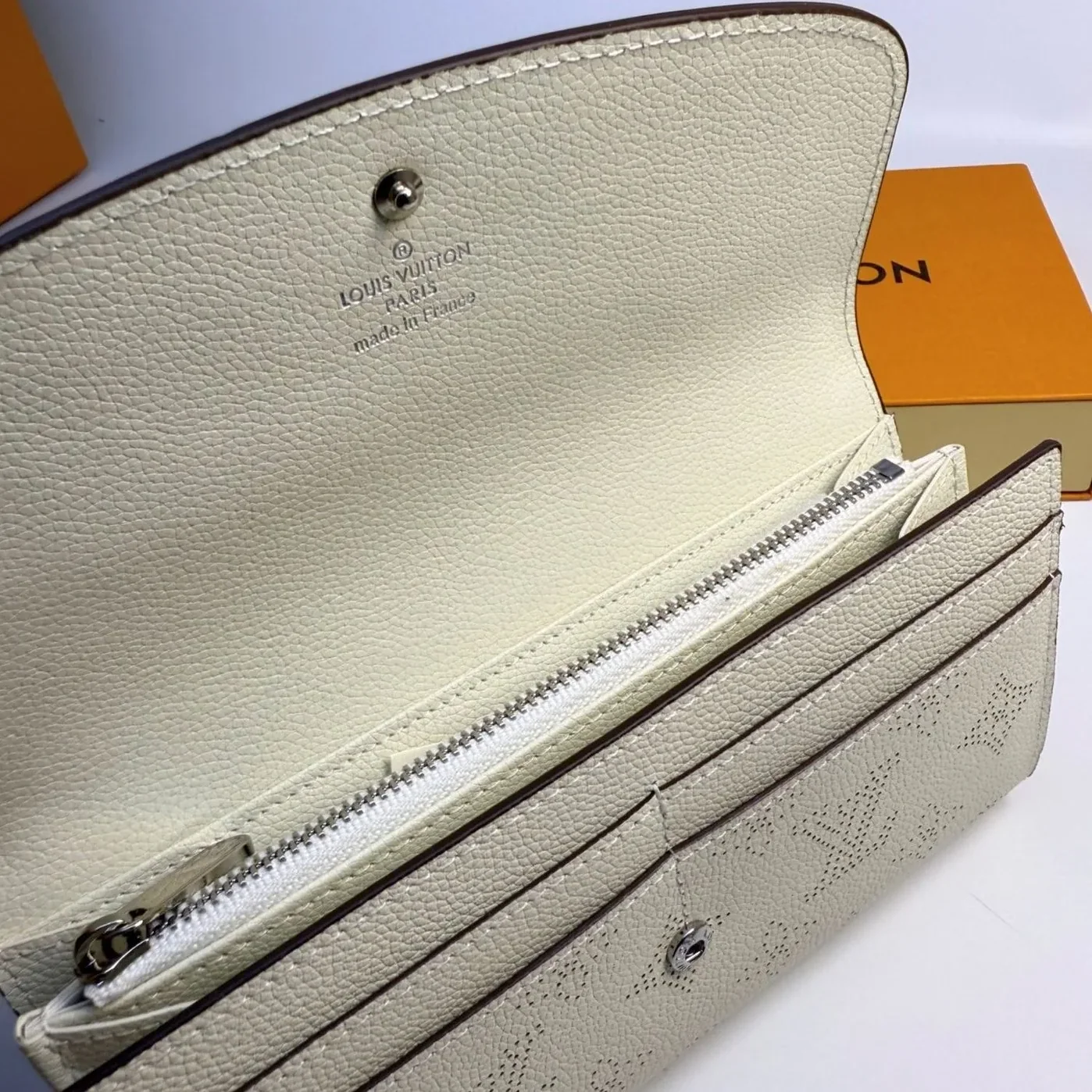 Louis Vuitton Iris Wallet Monogram Canvas Greige Louis Vuitton Iris Wallet Monogram Canvas Greige
