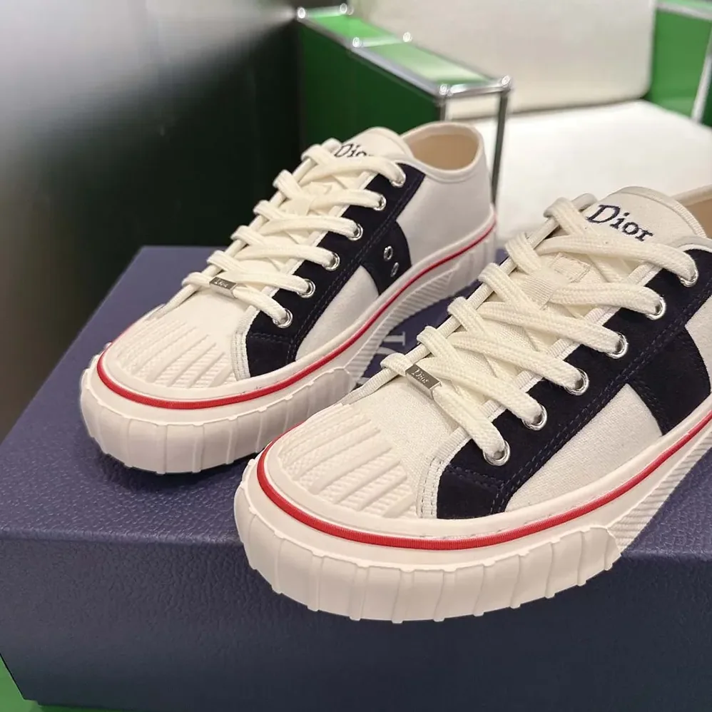 Dior Hooper Low-Top Sneaker White Canvas and Navy Blue Suede Calfskin for Unisex Dior Hooper Low-Top Sneaker White Canvas and Navy Blue Suede Calfskin for Unisex