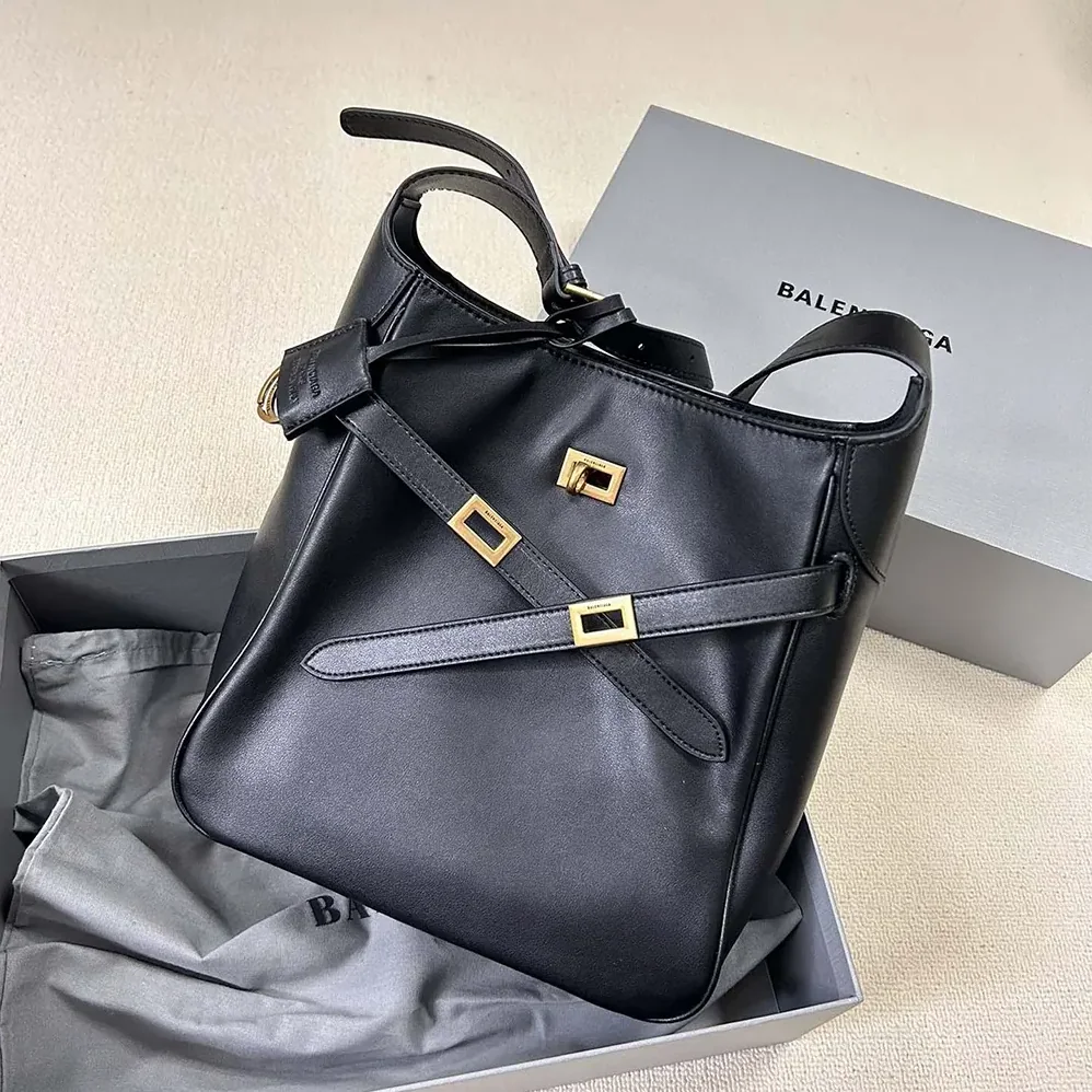 Balenciaga Bel Air Small Hobo Bag in Black for Women Balenciaga Bel Air Small Hobo Bag in Black for Women