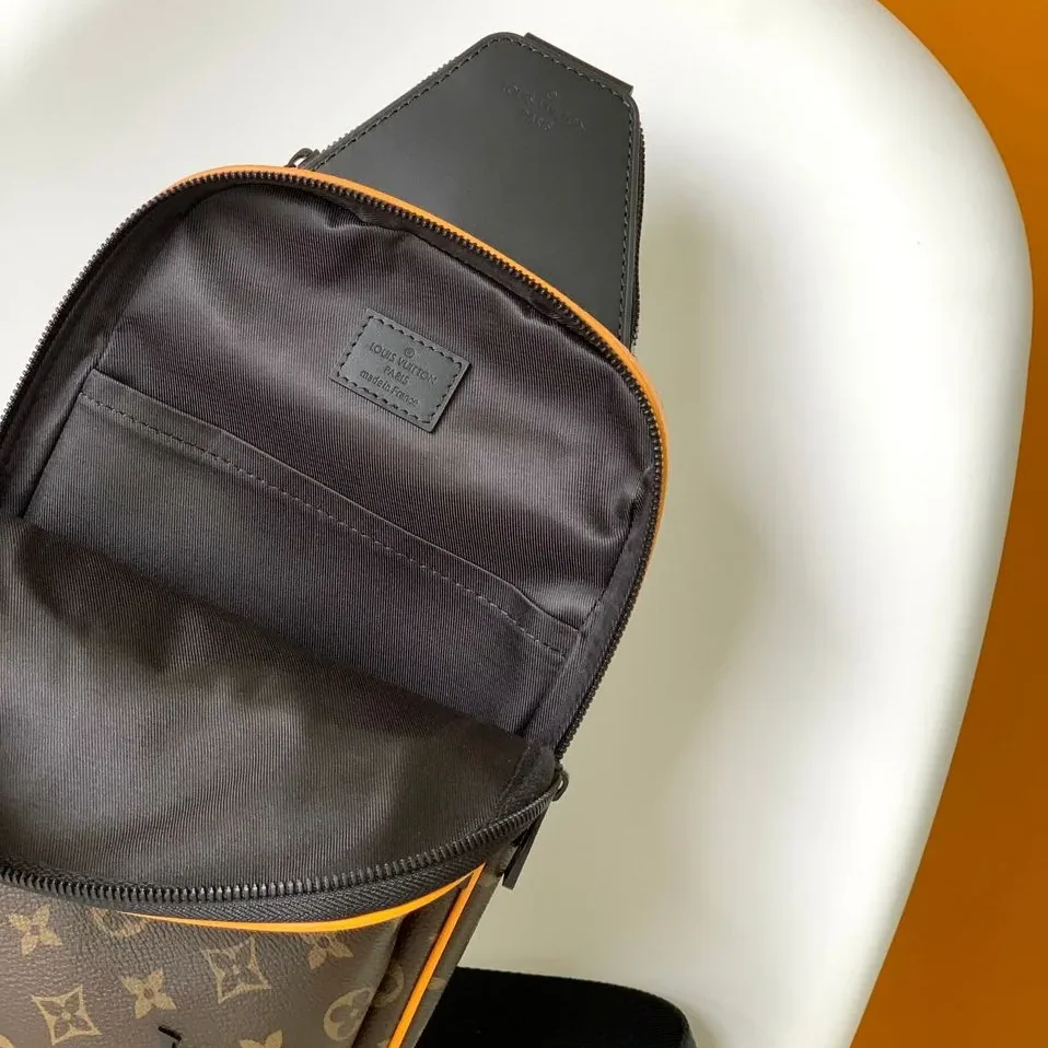 Louis Vuitton Avenue NM Slingbag Brown / Louis Vuitton Avenue NM Slingbag Brown /