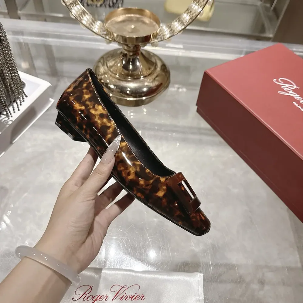 Roger Vivier Gommettine Ballerinas In Patent Leather for Women Roger Vivier Gommettine Ballerinas In Patent Leather for Women