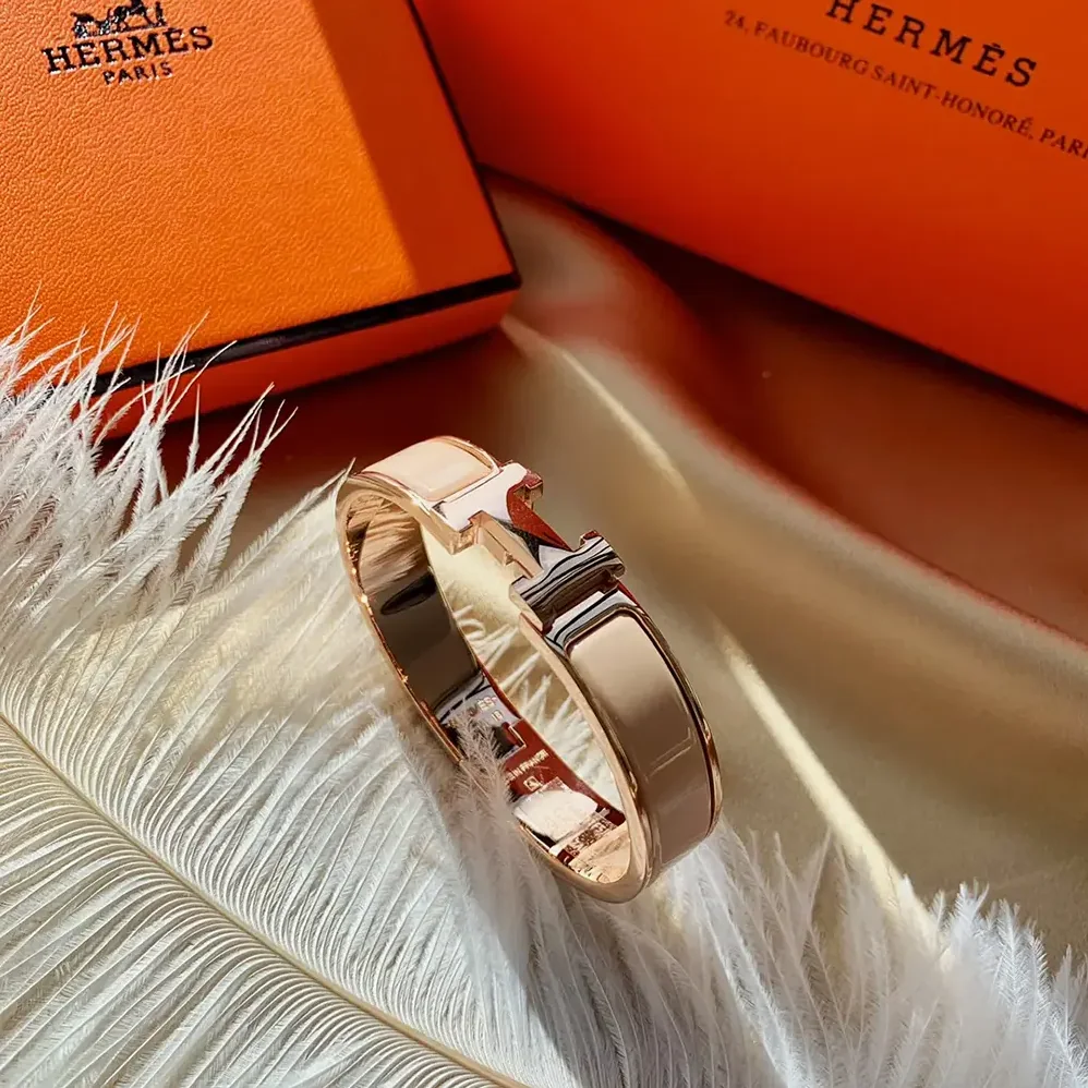 Hermes Clic H Bracelet for Unisex in Brown Hermes Clic H Bracelet for Unisex in Brown