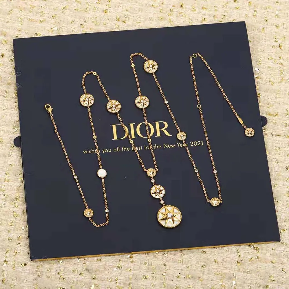 Dior Rose Des Vents Long Necklace Yellow Gold Diamonds and Mother-of for Women in Pearl Dior Rose Des Vents Long Necklace Yellow Gold Diamonds and Mother-of for Women in Pearl