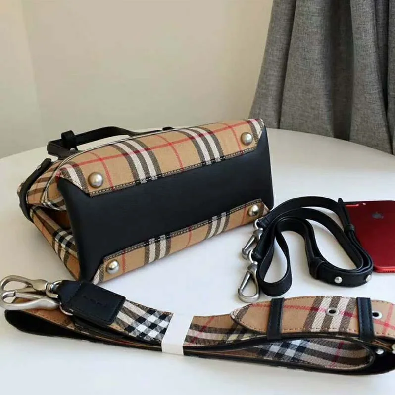 Burberry The Baby Banner in Vintage Check Leather for Women in Brown