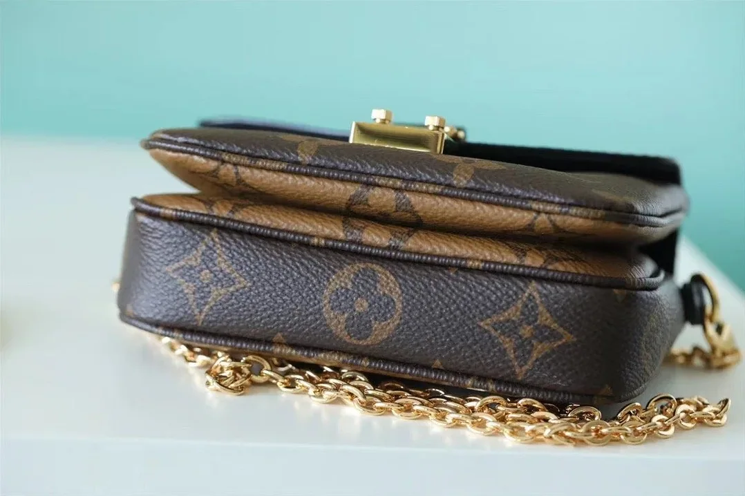 Louis Vuitton Micro Metis Pochette Shoulder Bag / Brown Monogram Canvas Gold Hardware Louis Vuitton Micro Metis Pochette Shoulder Bag / Brown Monogram Canvas Gold Hardware