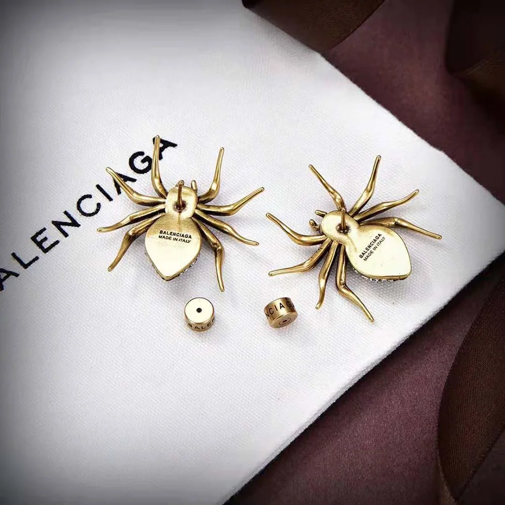 Balenciaga Goth Spider Earrings in Grey for Women Balenciaga Goth Spider Earrings in Grey for Women