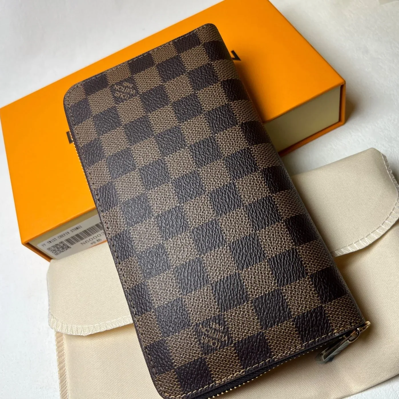 Louis Vuitton Zippy Wallet Canvas Brown Louis Vuitton Zippy Wallet Canvas Brown